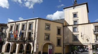 Izquierda Unida lanza una propuesta al ayuntamiento para fortalecer los servicios públicos esenciales.
